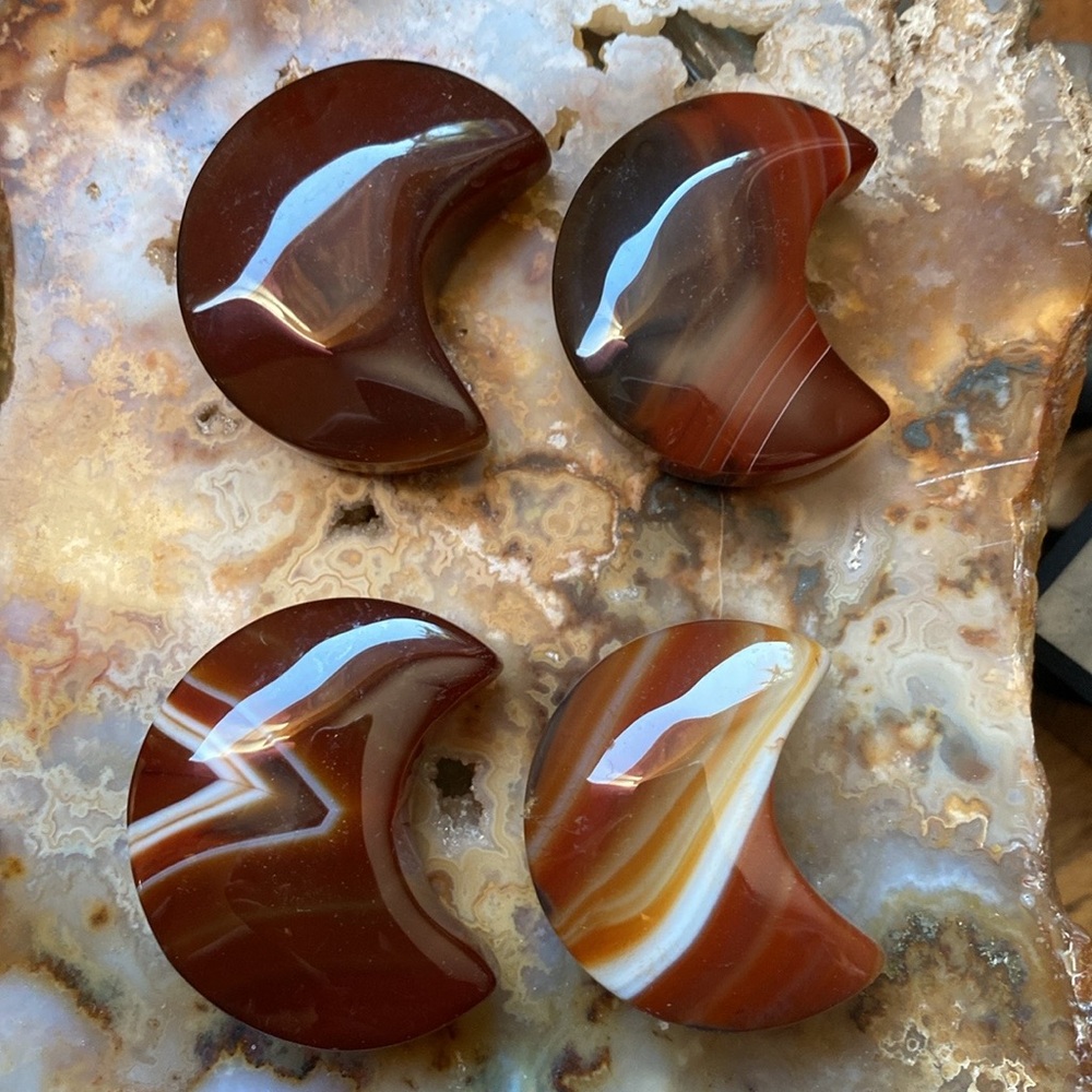 Intu Stones 
crystals with a crystal healer Unlisted Inventory - Picture 9 of 16